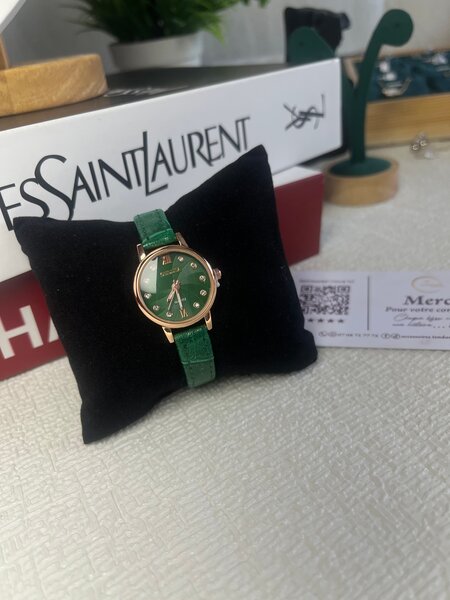 Montre femme élégante verte