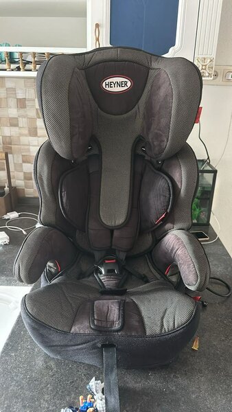 Детское автокресло Heyner