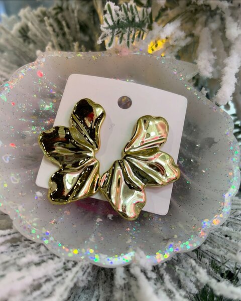 Серьги в виде лепестков ✨