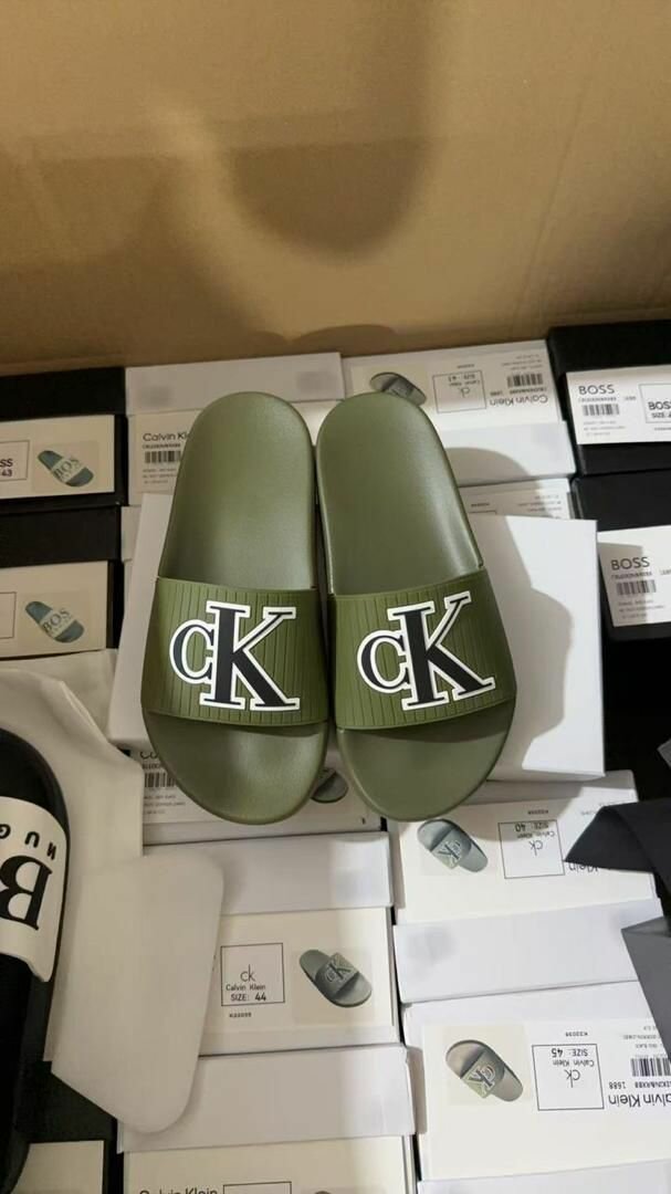 Tongs verts élégants