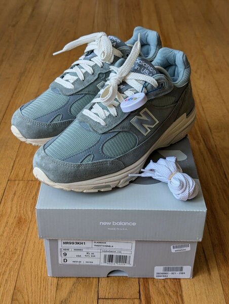 New Balance 993