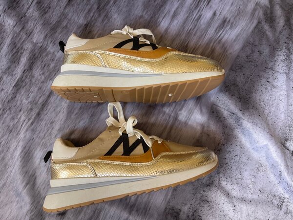 Boots size 6  and sneakers size 8