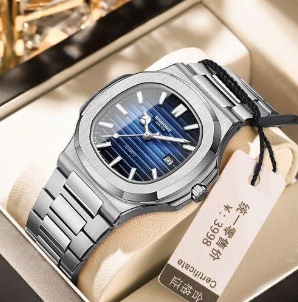 Montre en acier inoxydable élégante