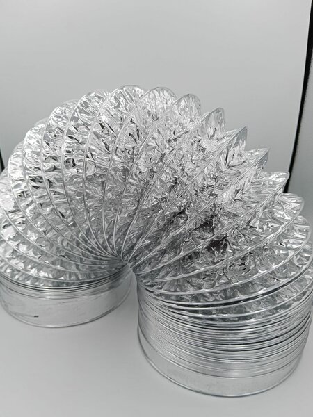 Hood air ventilation pipe