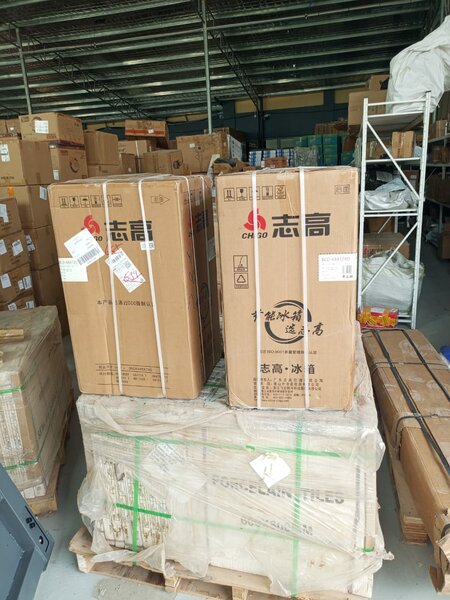 CHIGO mini table top fridge