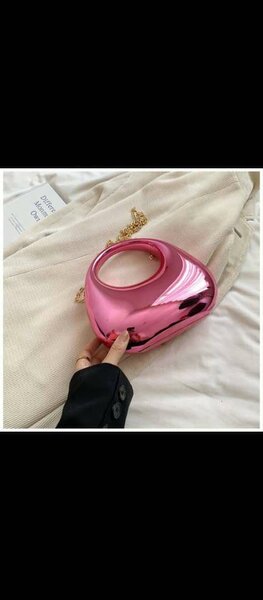 Sac à main élégant en métal