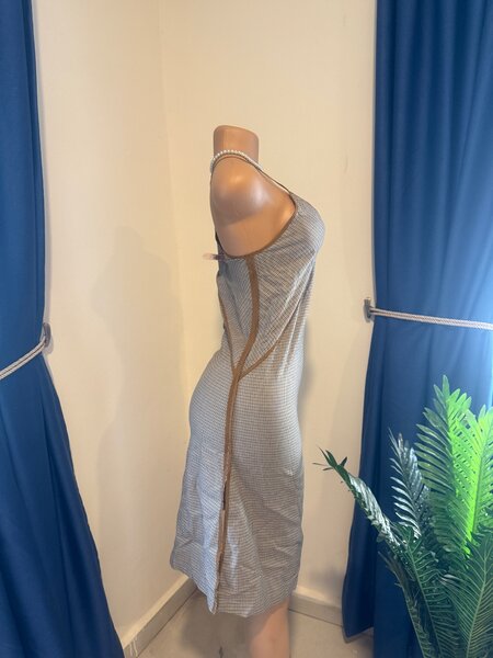 Dotted dress in Uk 8-12 with slits at both sides