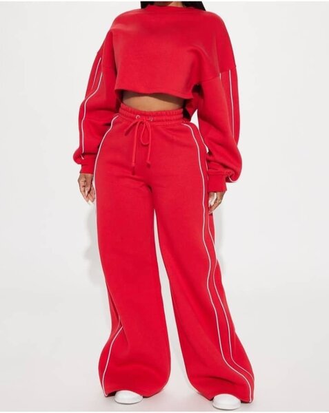 Ensemble de survêtement rouge élégant pour femme