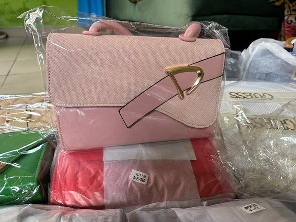 Sac à main élégant avec pochette