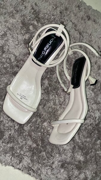 Sandales à talons élégantes