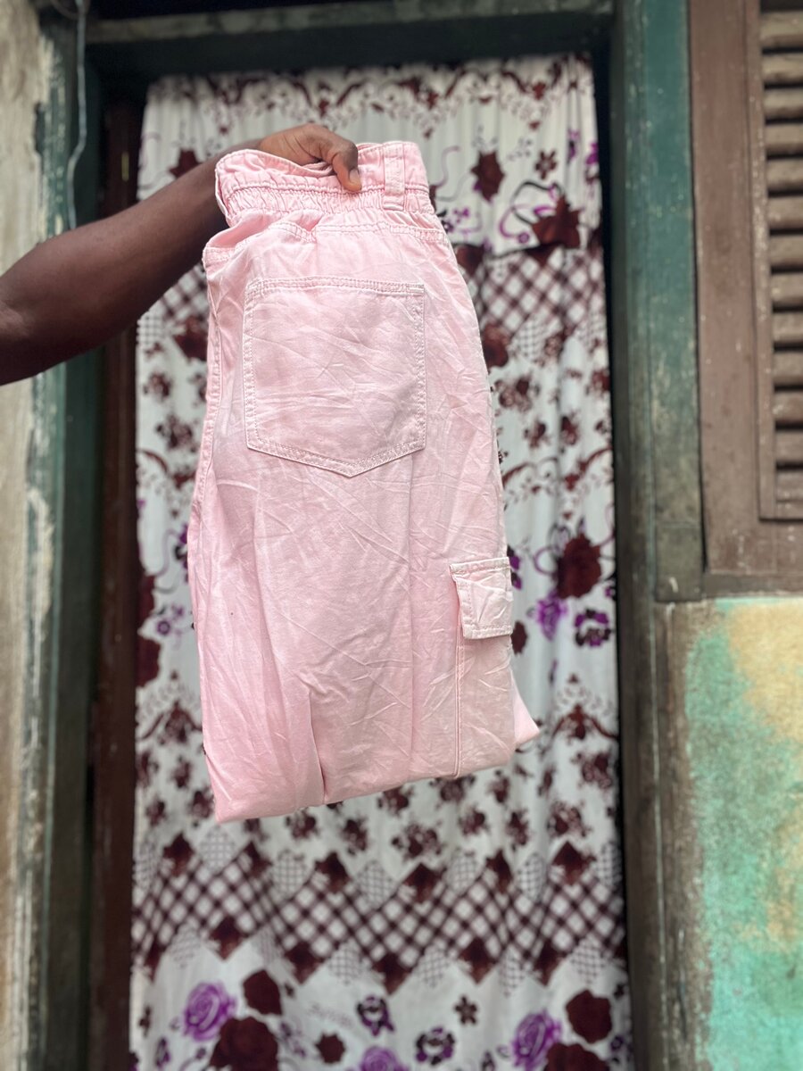 Cargo rose pastel pour homme