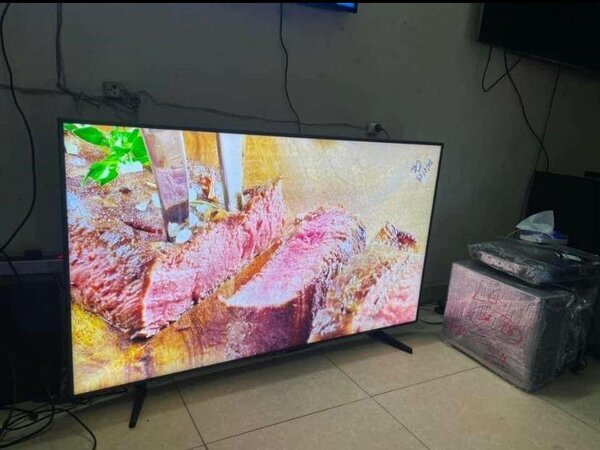 Téléviseur LED grand écran