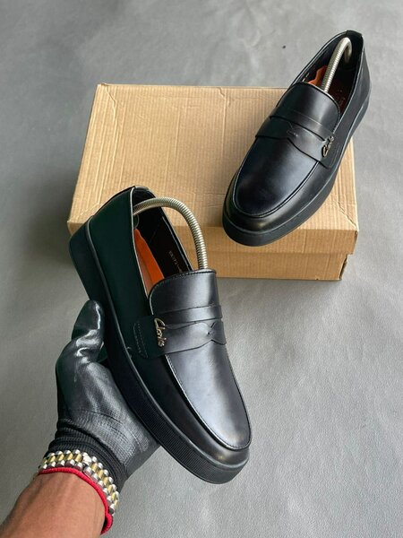 Mocassins en cuir noir élégants