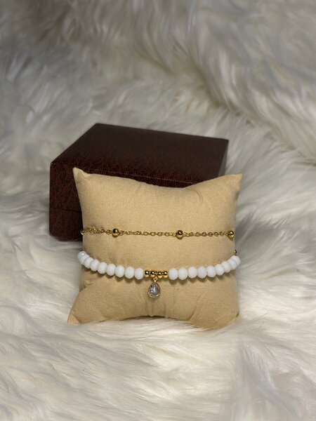 Bracelet élégant doré et perles