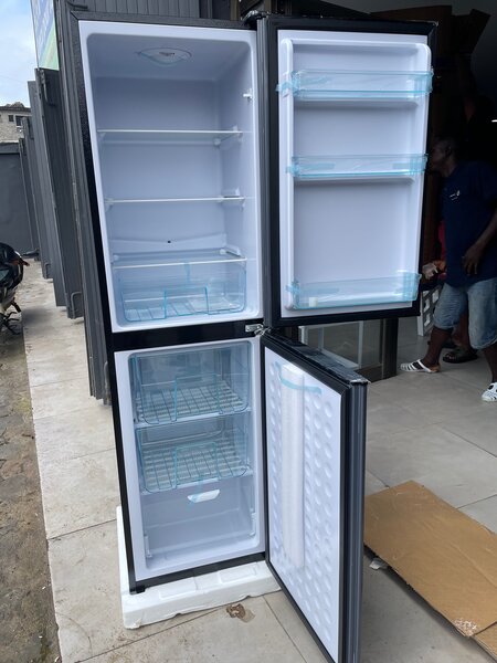 Réfrigérateur nasco 193 L