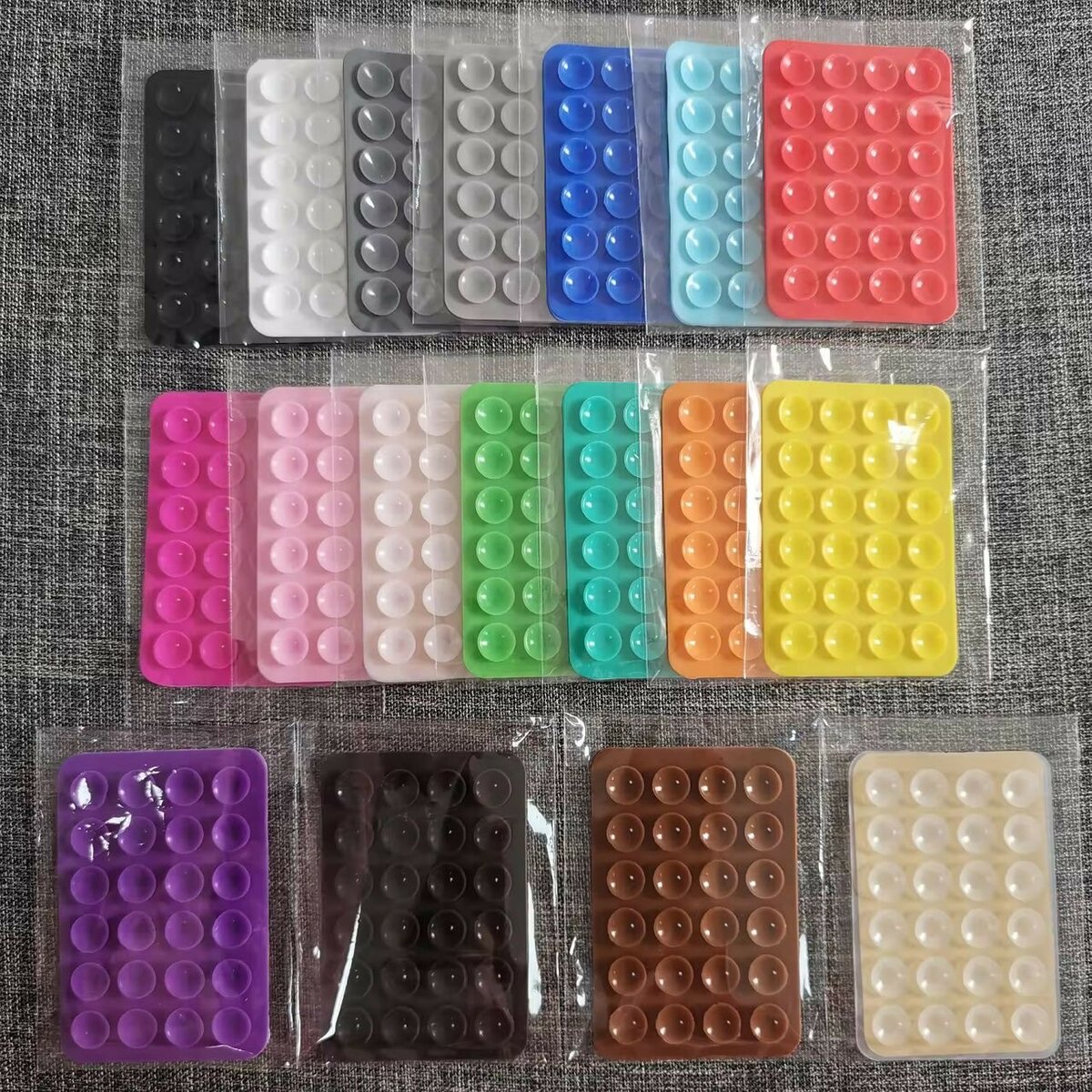 Tampons adhésifs universels