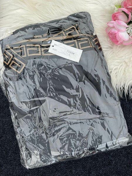 Ladies top and down ,, suitable for the party, etc