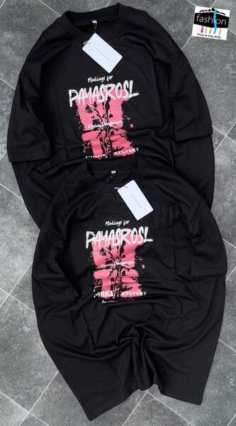 T-shirt noire graphique