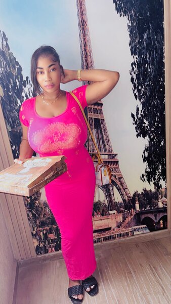 Robe rose élégante pour femmes