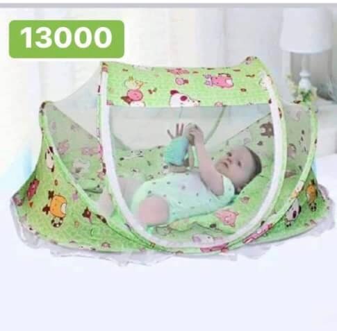 Matelas pour enfants avec moustiquaire