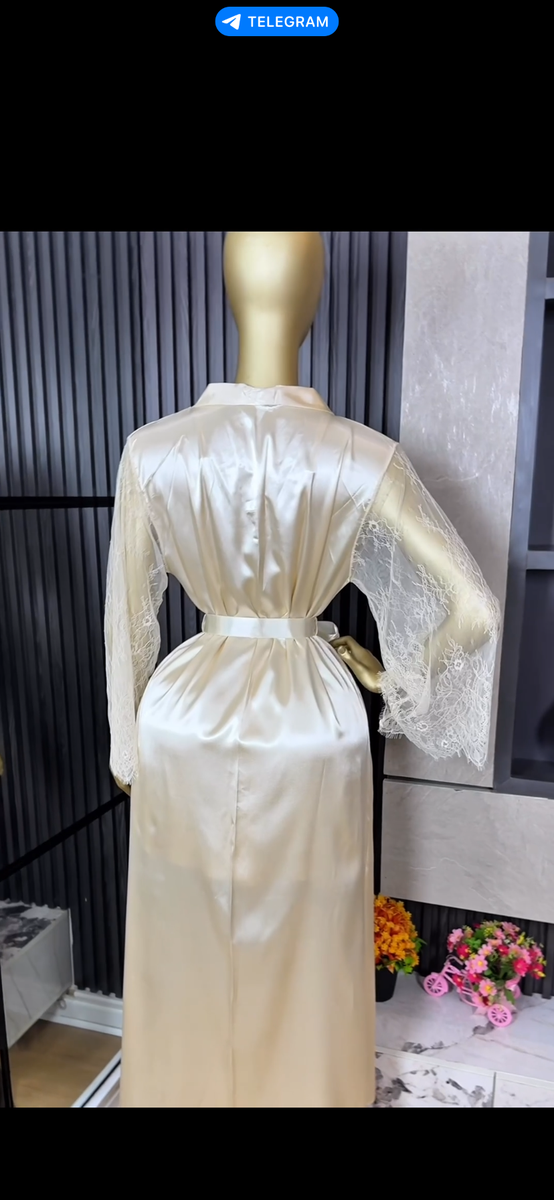 Robe en satin dentelle