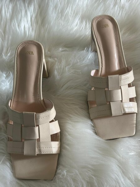 Mules à talons tressés