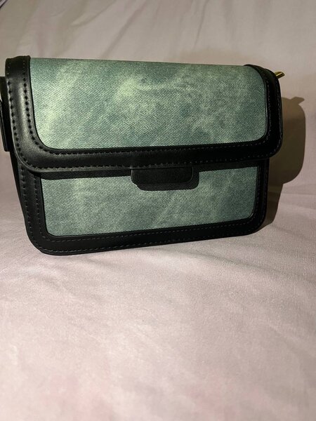 Сумка на повседневное ношение!!!