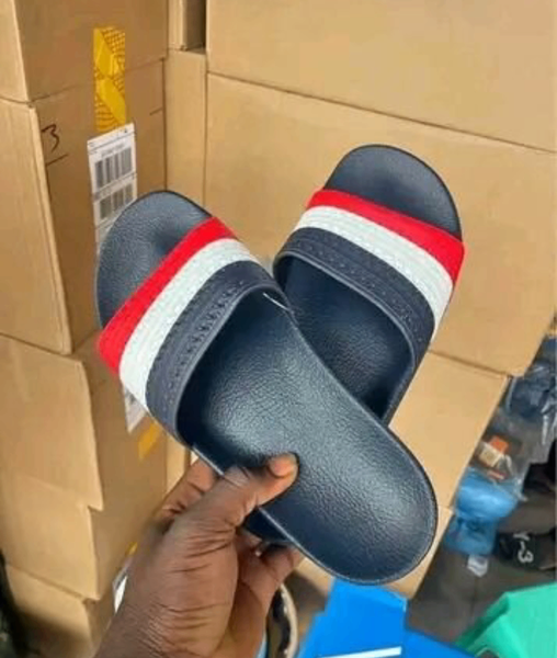 Claquettes confortables Adidas