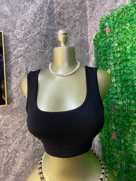 Top court noir pour femme