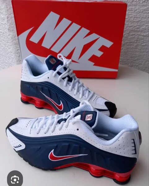 Nike Shox r4