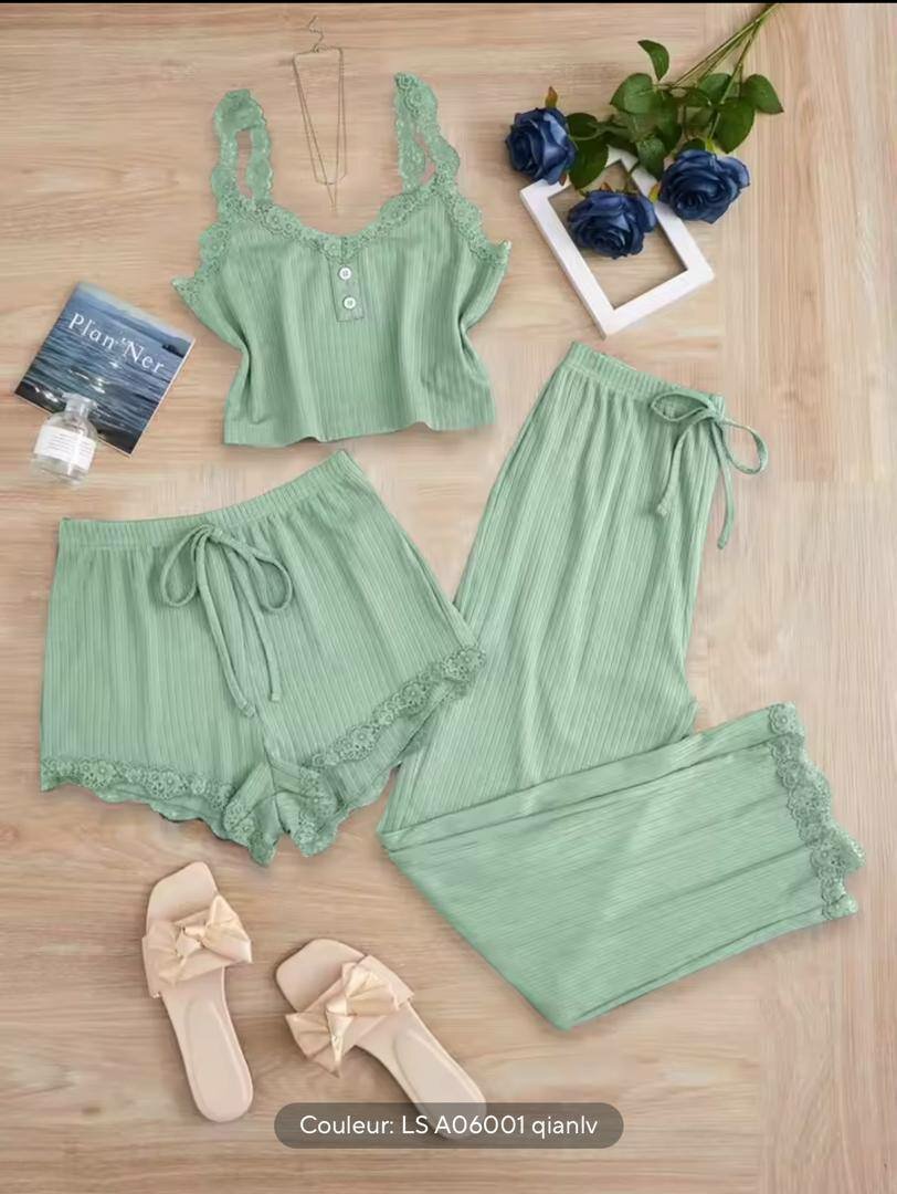 Pyjama en dentelle 3 pièces