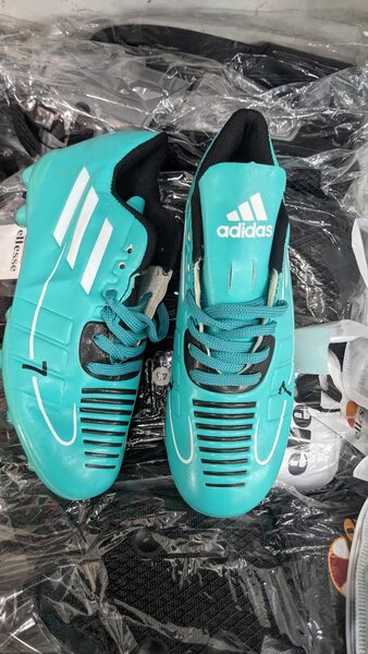Kids soccer Boots