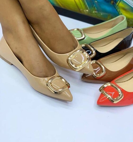 Ladies pumps