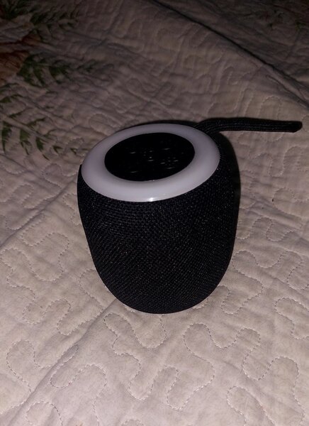 Продаю  наушники беспроводные в комплекте блютуз калонка.