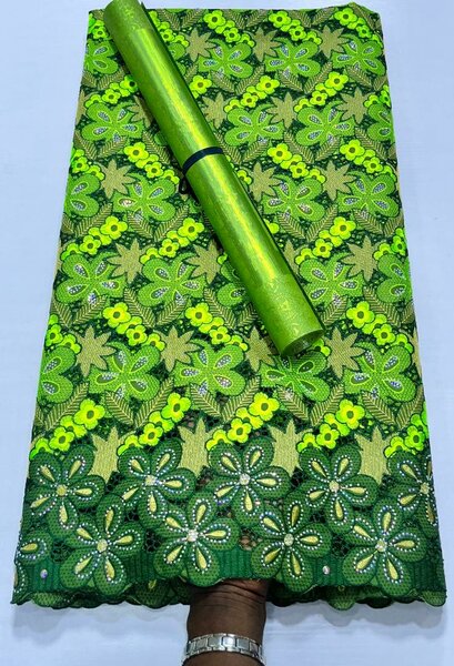 Tissu dentelle floral