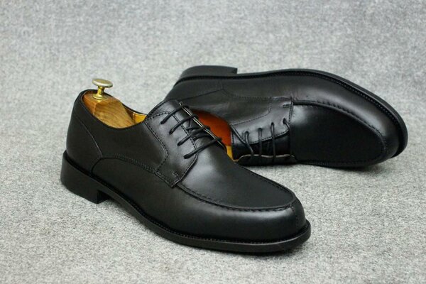 Chaussures pour hommes en cuir élégantes et de haute qualité