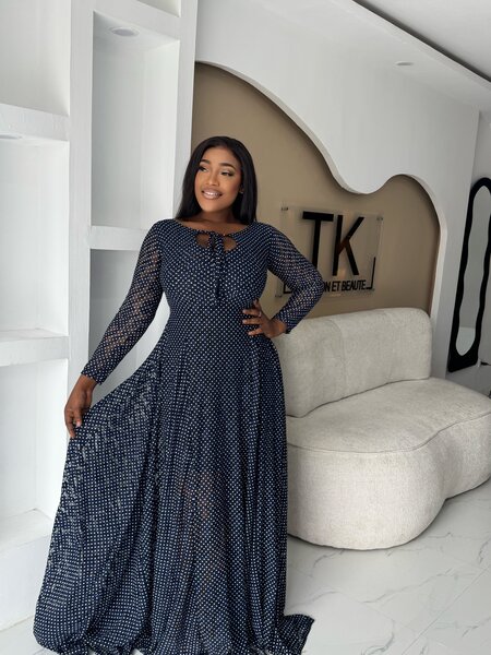 Robe longue à pois élégante