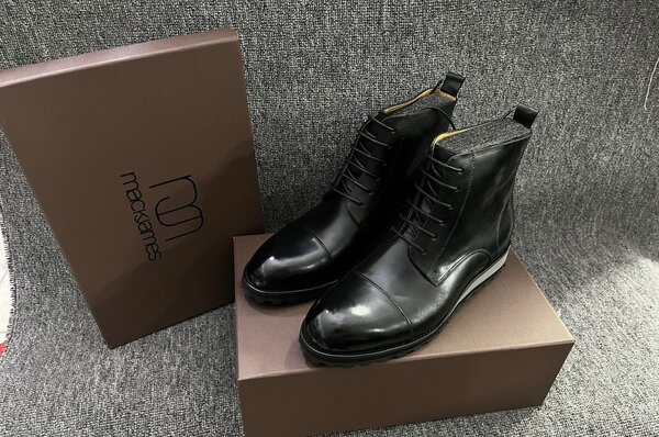 DERSET AND CLAKES SHOES