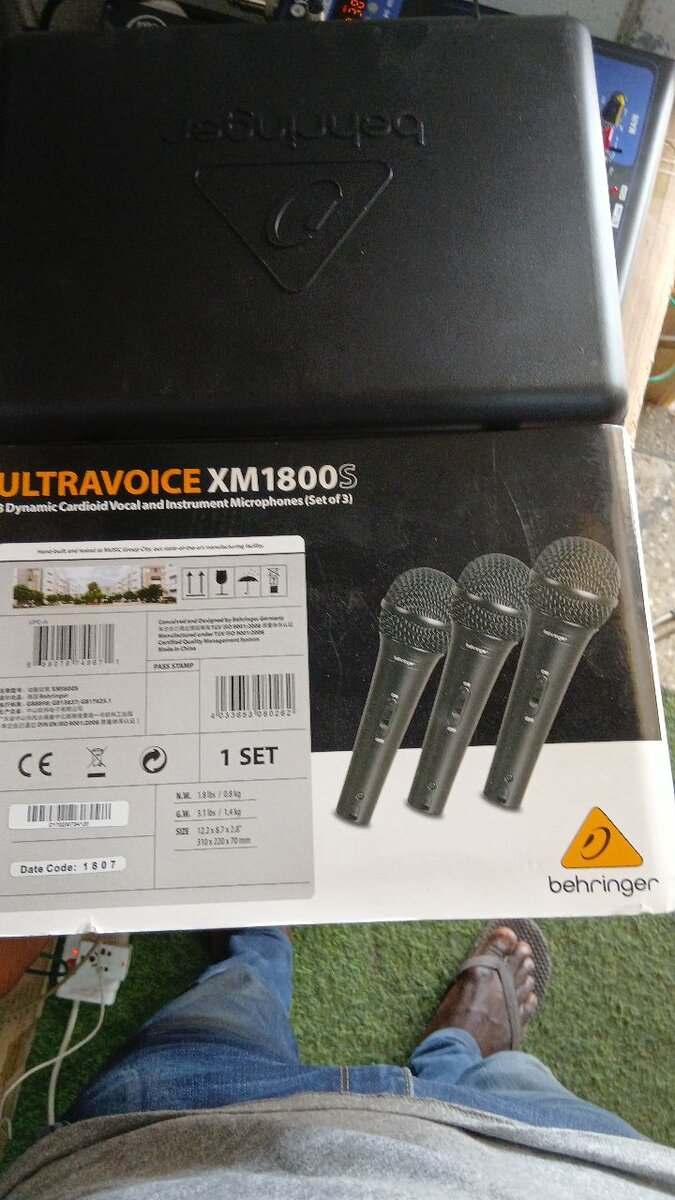 Beringer cord microphones