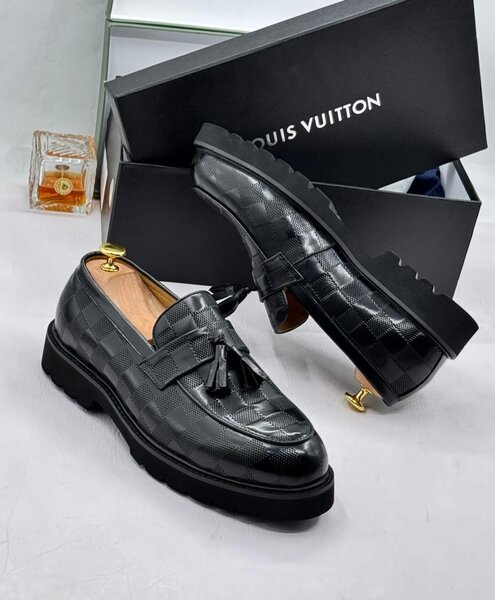 LOUIS VUITTON EXECUTIVE BOOT