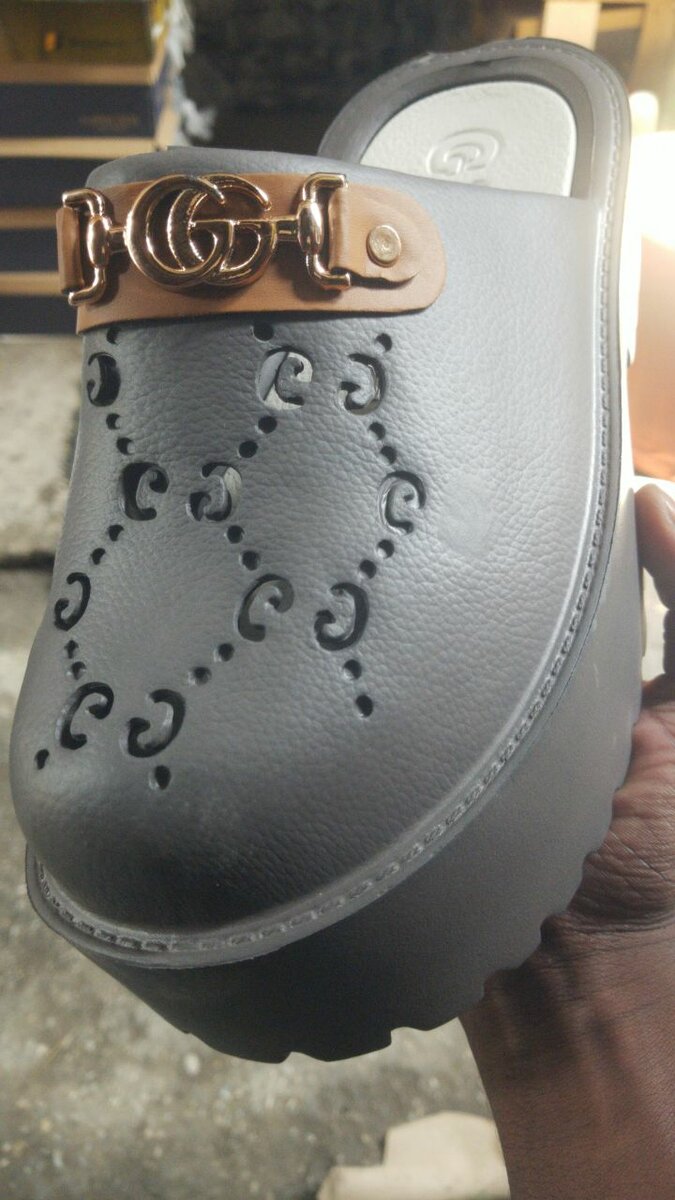 Gucci big base slide