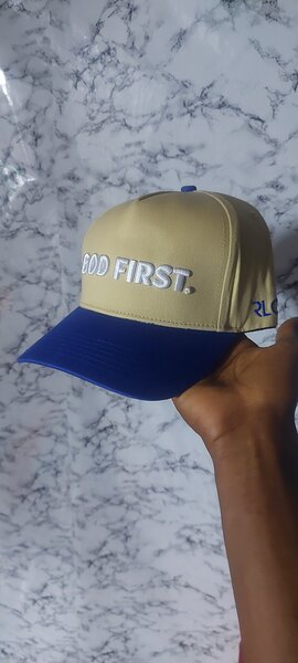 Casquette "God First"