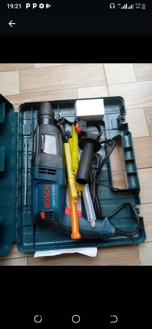 Bosch Concrete drilling machine with accessories
