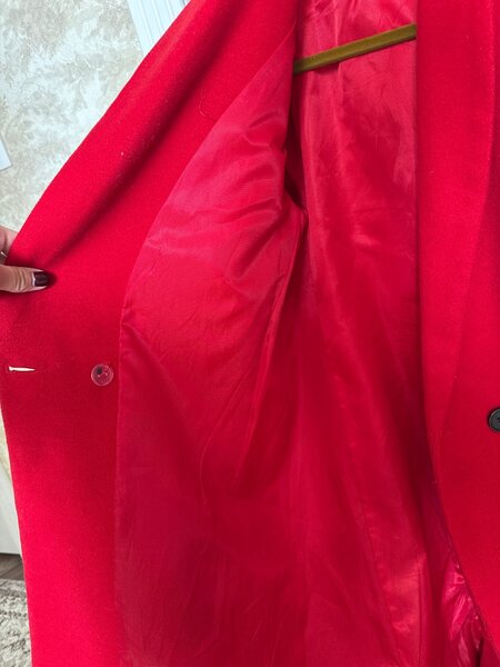 Пальто Stradivarius , красное