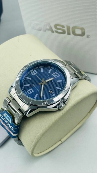 MONTRE LUXE HOMME CASIO