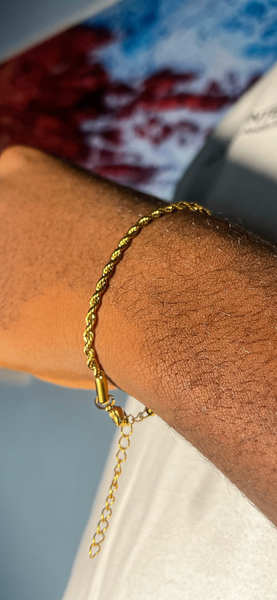 Bracelet torsadé en or élégant