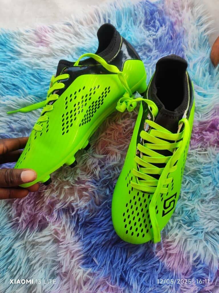 Chaussures de Football Colorées