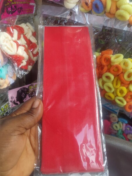 Bandeau en tissu rouge