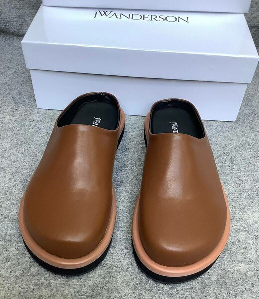 Mules en cuir élégantes