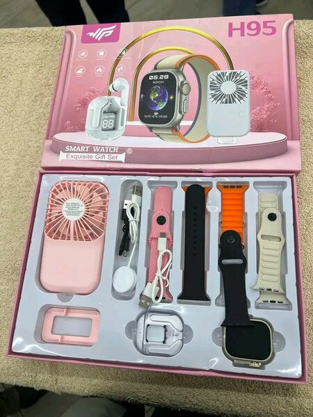 Montre connectée H95 avec accessoires